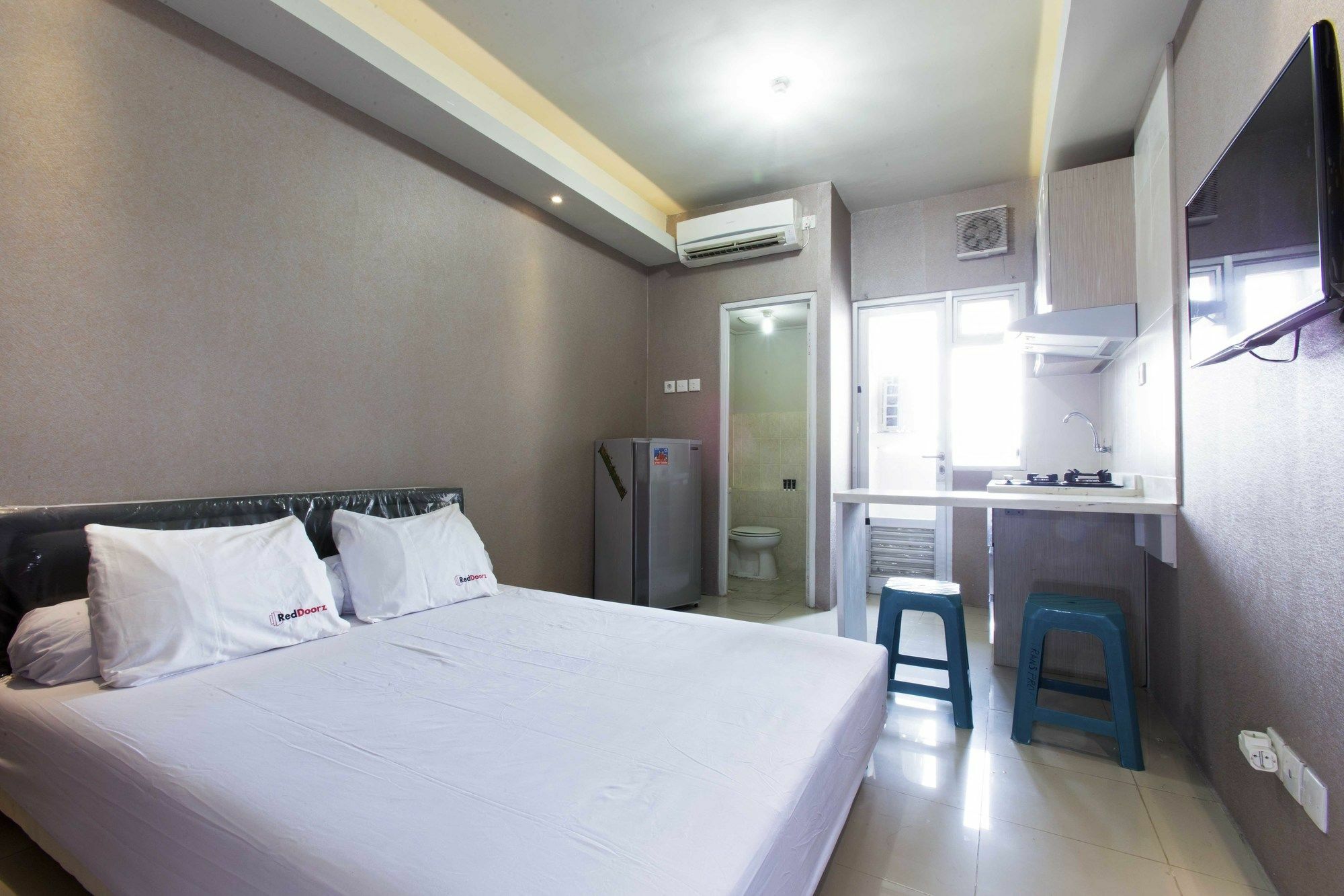 Reddoorz Apartment @ Pegangsaan Kelapa Gading Джакарта Екстериор снимка