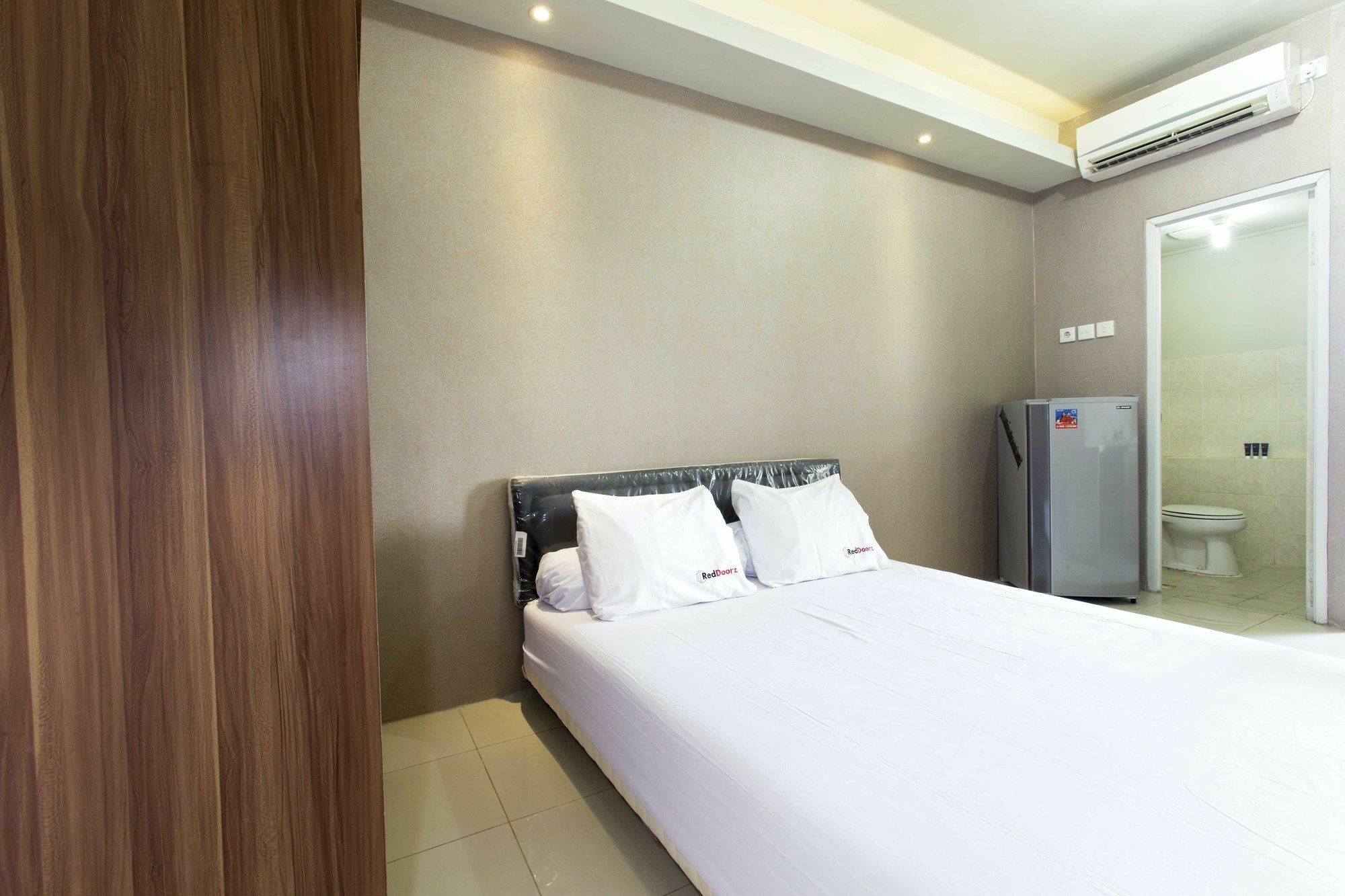 Reddoorz Apartment @ Pegangsaan Kelapa Gading Джакарта Екстериор снимка