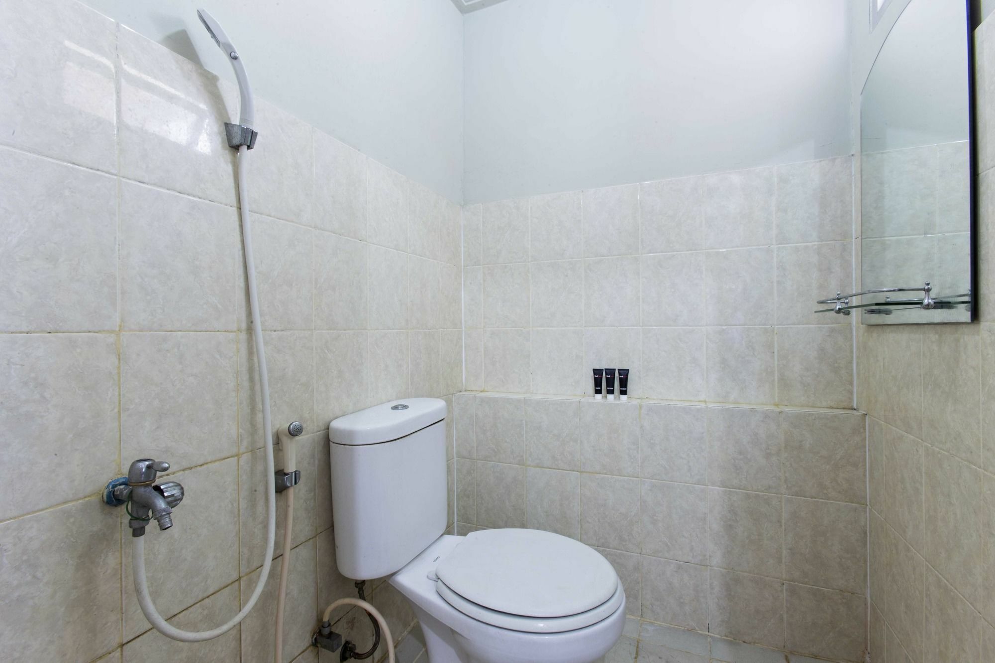 Reddoorz Apartment @ Pegangsaan Kelapa Gading Джакарта Екстериор снимка